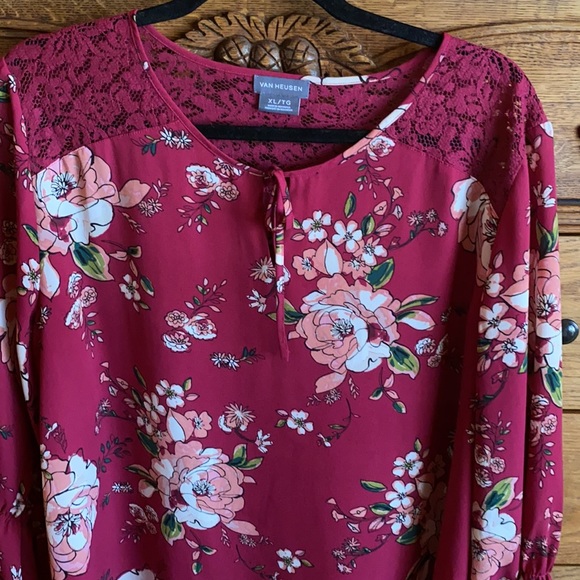 Van Heusen Top - Picture 2 of 5